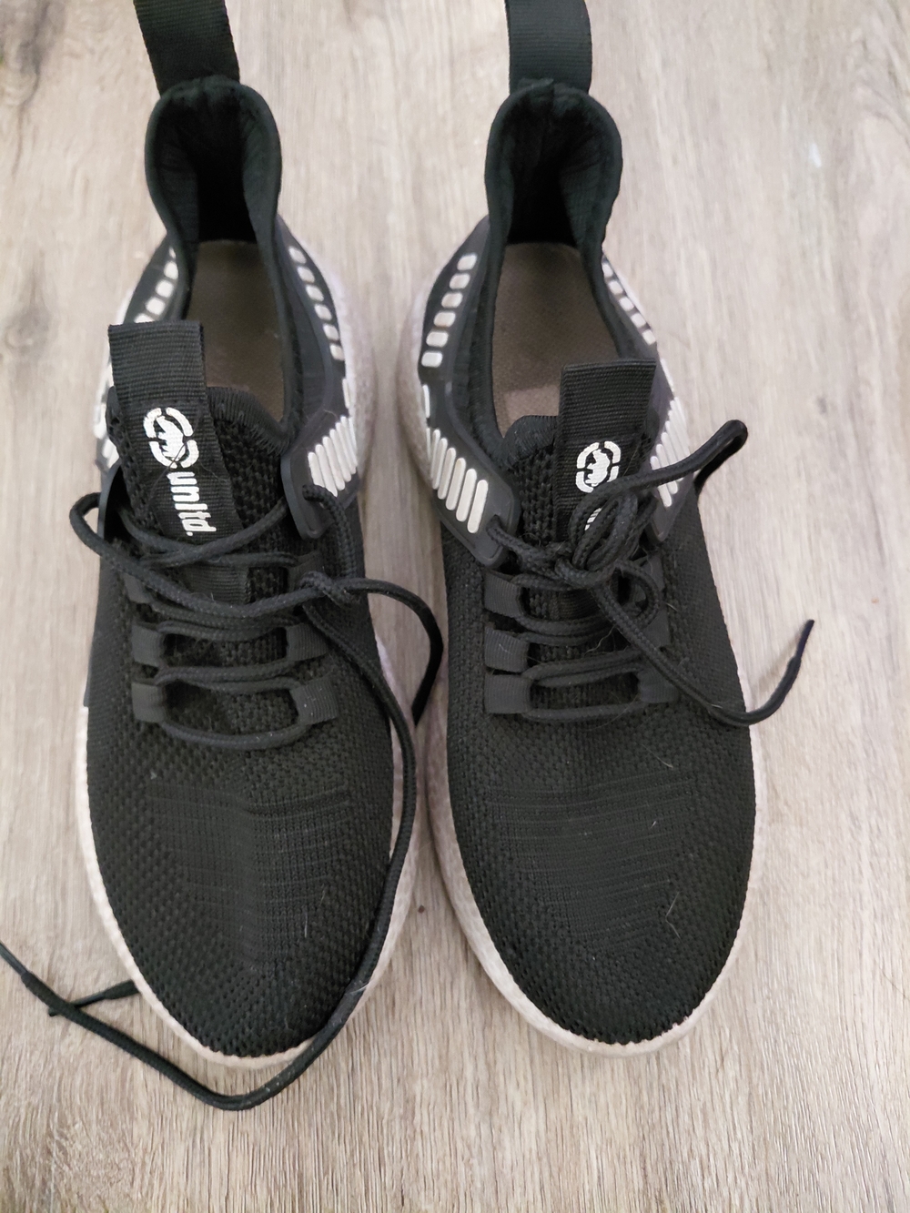Echo Kids Black and White Sneakers